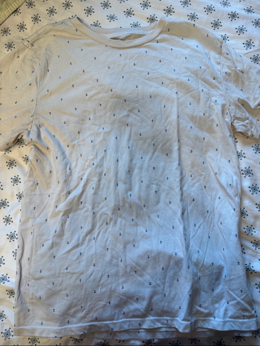Old navy men small All over print t shirt